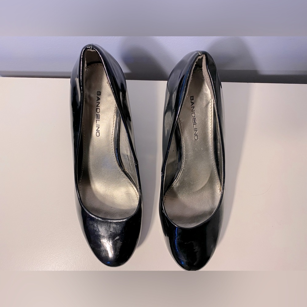 Bandolino black pumps